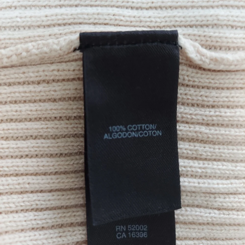 DKNY JEANS long sleeve light weight ribbed turtleneck sweater.
